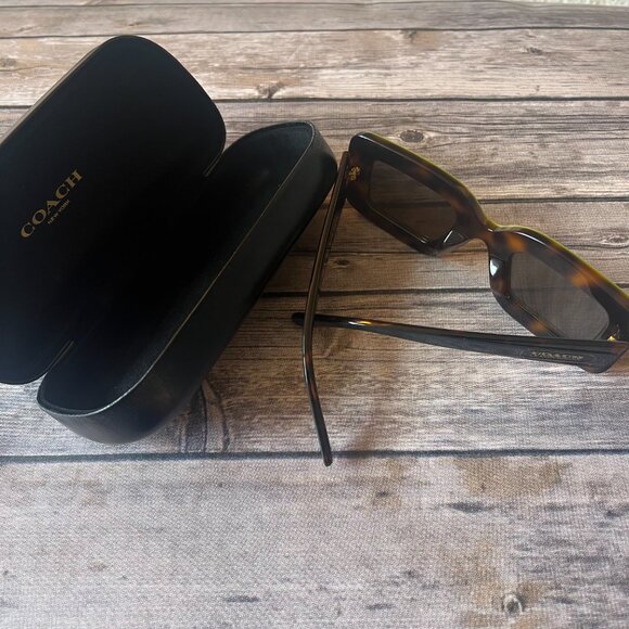COACH Sunglasses - Picture 2 of 4
